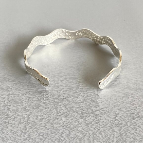 999 Purity Silver Wavy Longevity Blessing Bracelet - Picture 9 of 13